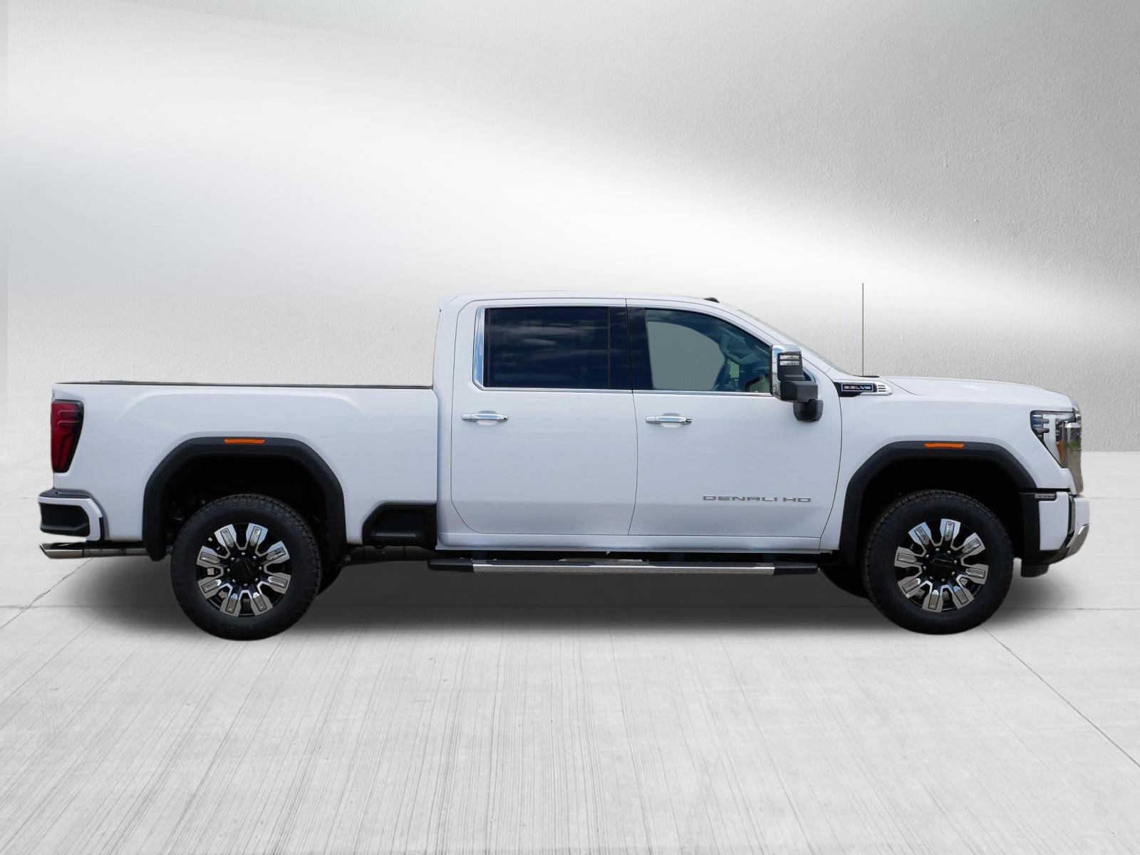 New 2026 GMC Sierra 3500 Denali w/ Denali Reserve Package AWD/4WD image 6