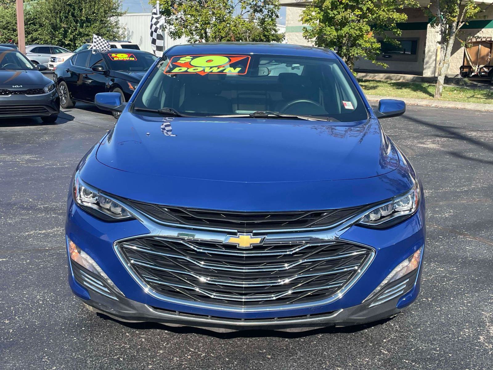 Used 2023 Chevrolet Malibu LT FWD image 2