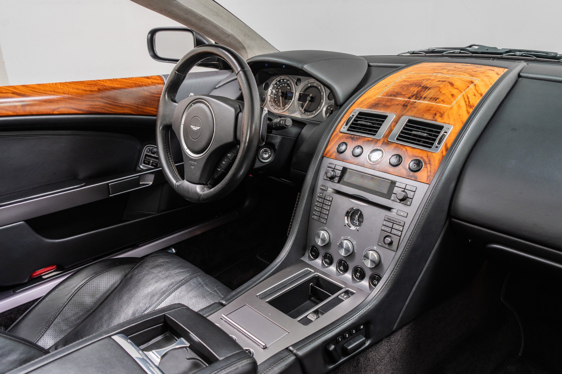 Used 2008 Aston Martin DB9 Volante RWD image 25
