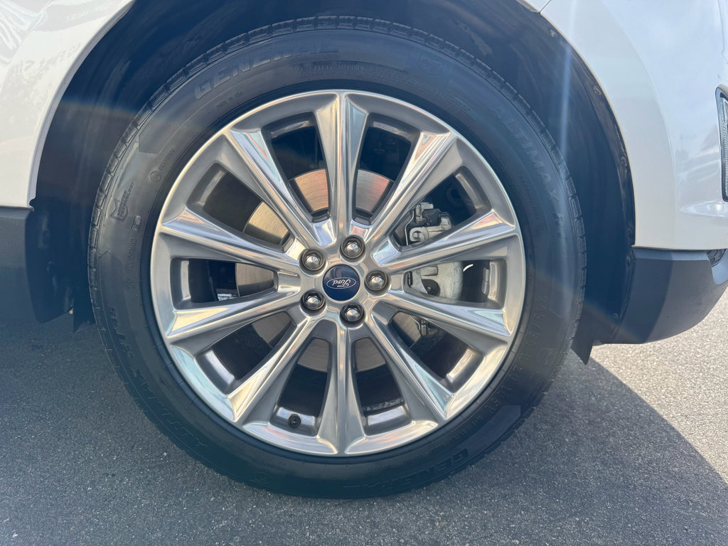 Used 2018 Ford Edge Titanium w/ Equipment Group 301A image 15