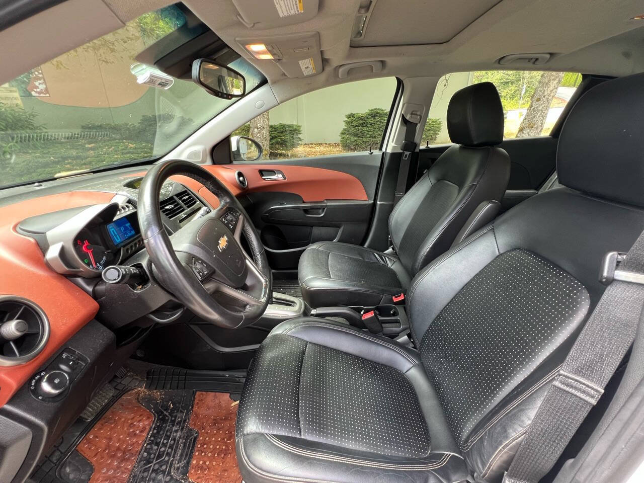 Used 2014 Chevrolet Sonic LTZ w/ Fun and Sun Package FWD image 11