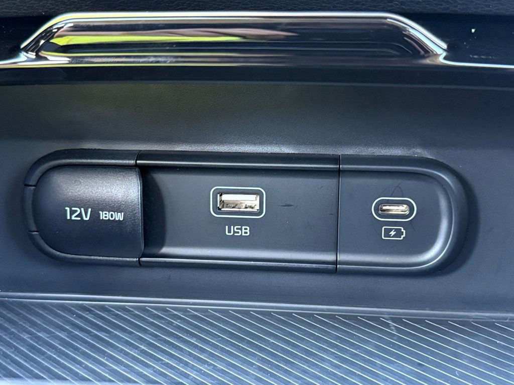 Used 2025 Kia Sportage LX image 21