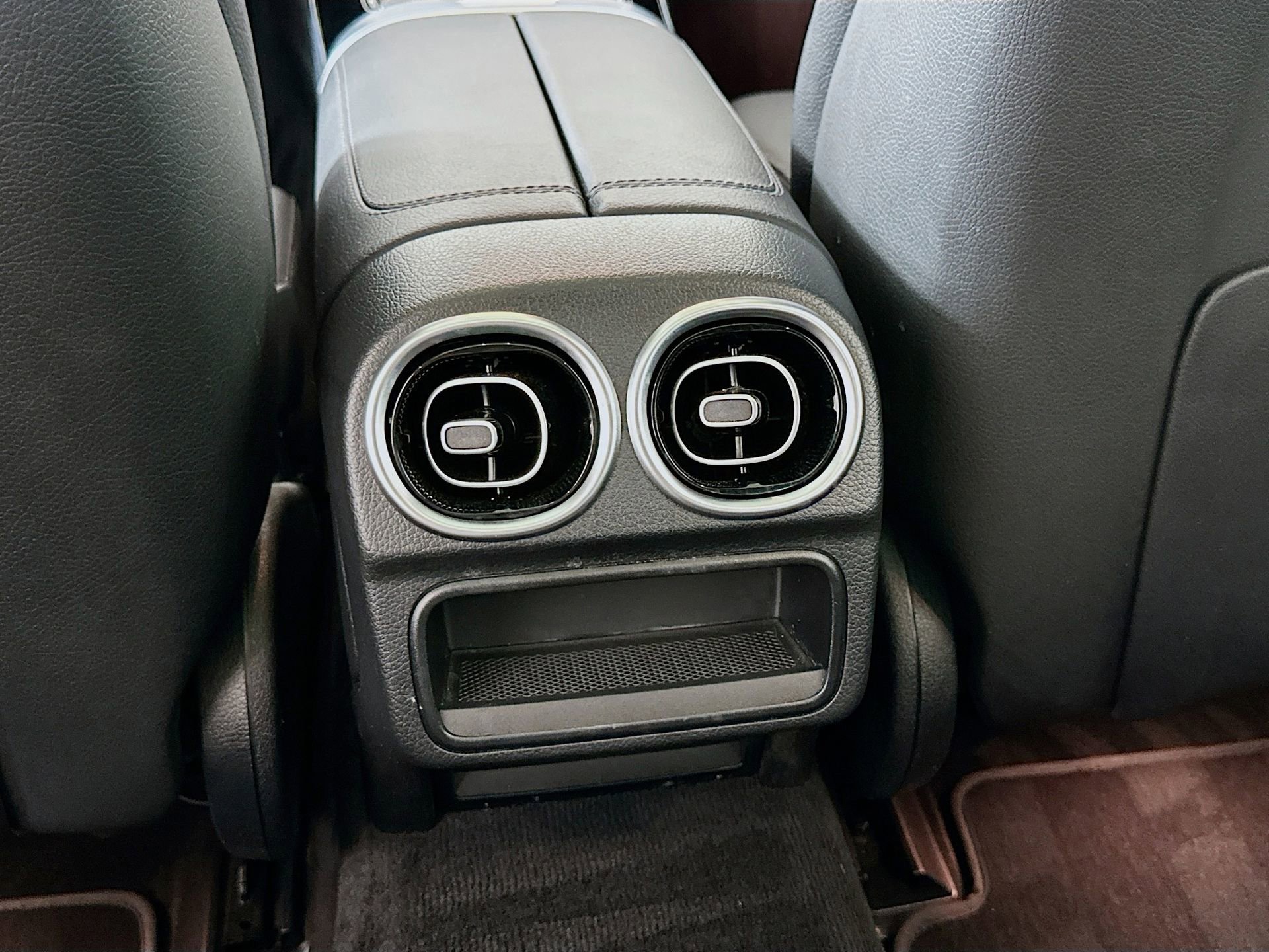 Certified 2025 Mercedes-Benz C 300 Sedan image 27