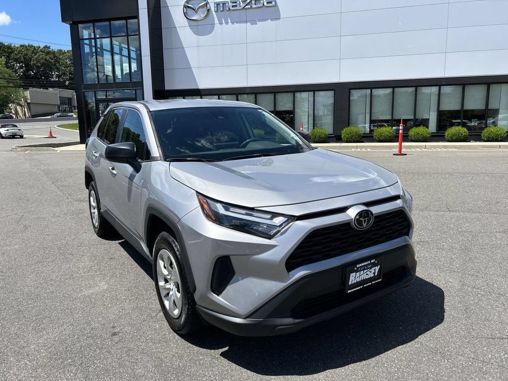 Used 2023 Toyota RAV4 LE AWD/4WD image 2