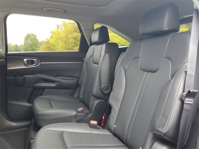 Certified 2025 Kia Sorento SX image 9