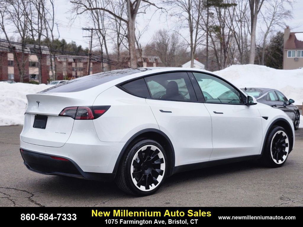 Used 2021 Tesla Model Y Long Range image 5