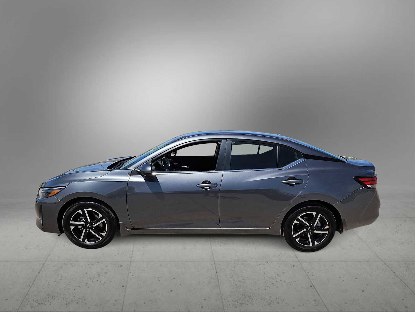 Used 2025 Nissan Sentra SV FWD image 5