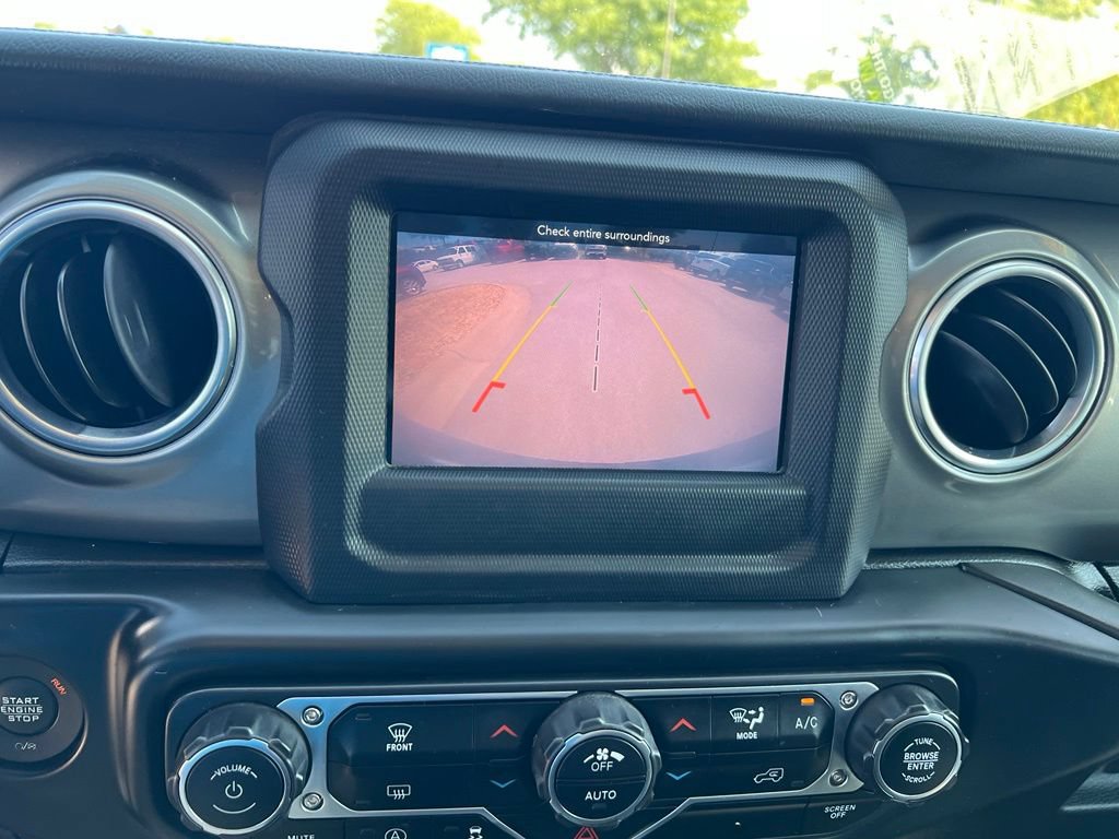 Used 2019 Jeep Wrangler Unlimited Sahara AWD/4WD image 32