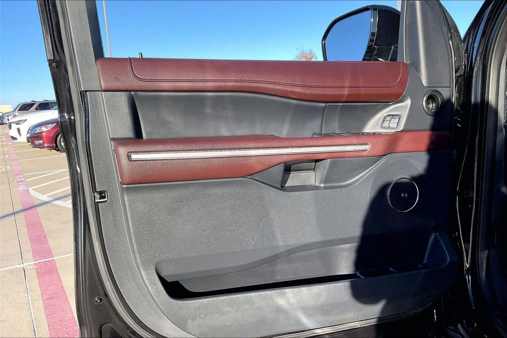 Used 2024 Ford Expedition Limited image 22