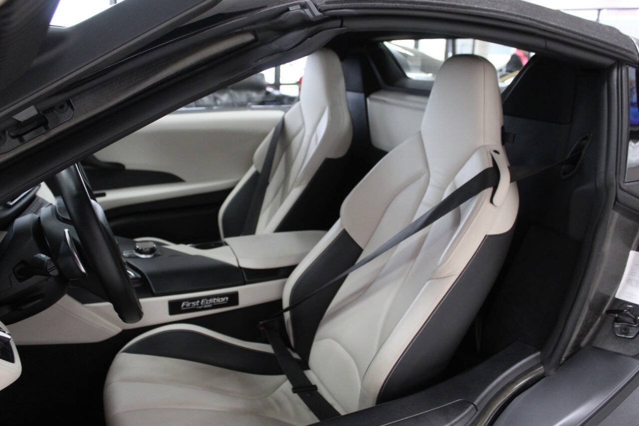 Used 2019 BMW i8 Roadster AWD/4WD image 10
