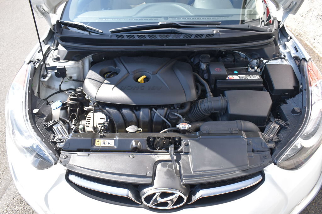 Used 2013 Hyundai Elantra Limited FWD image 27