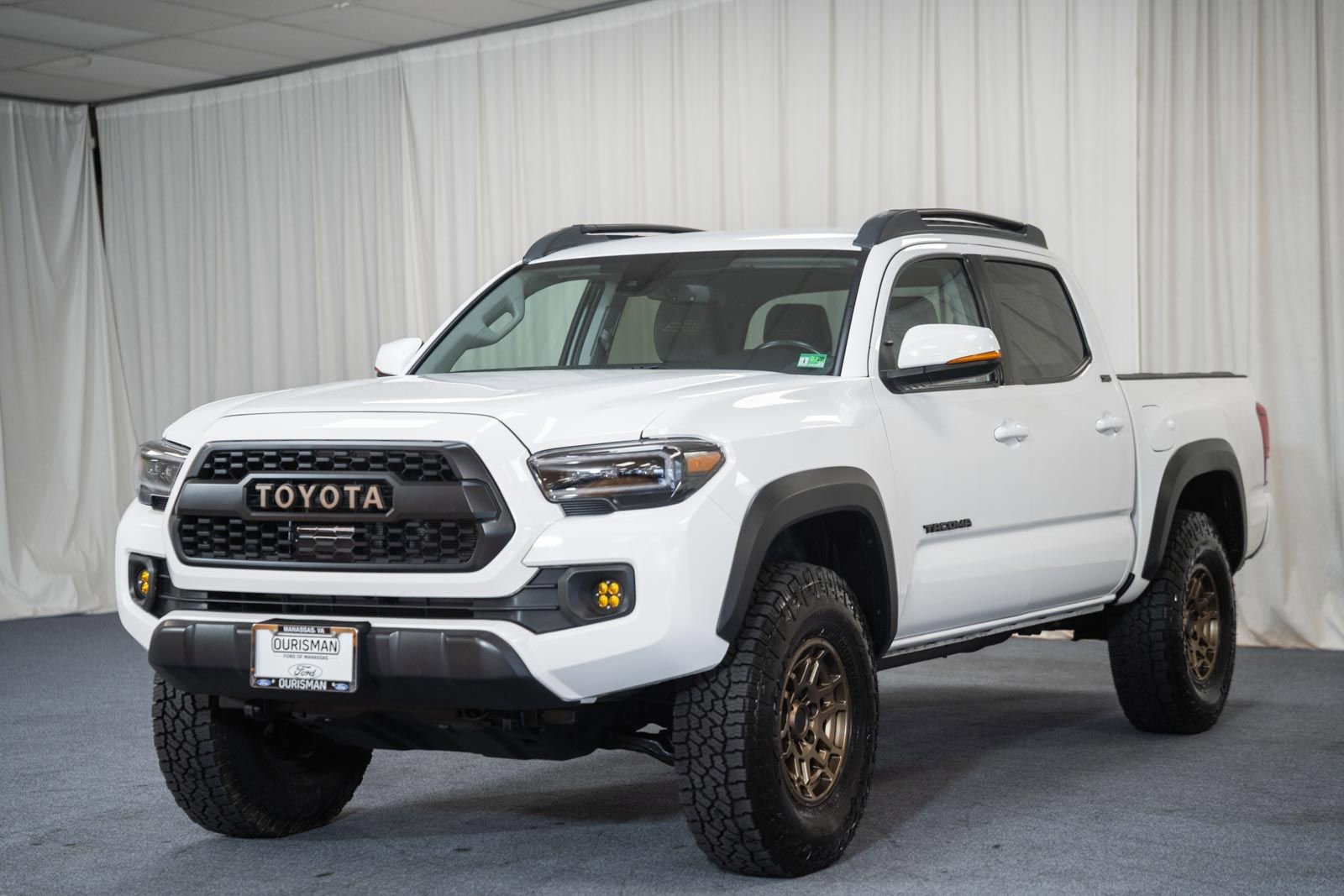Used 2022 Toyota Tacoma SR5 w/ Trail Edition AWD/4WD image 3