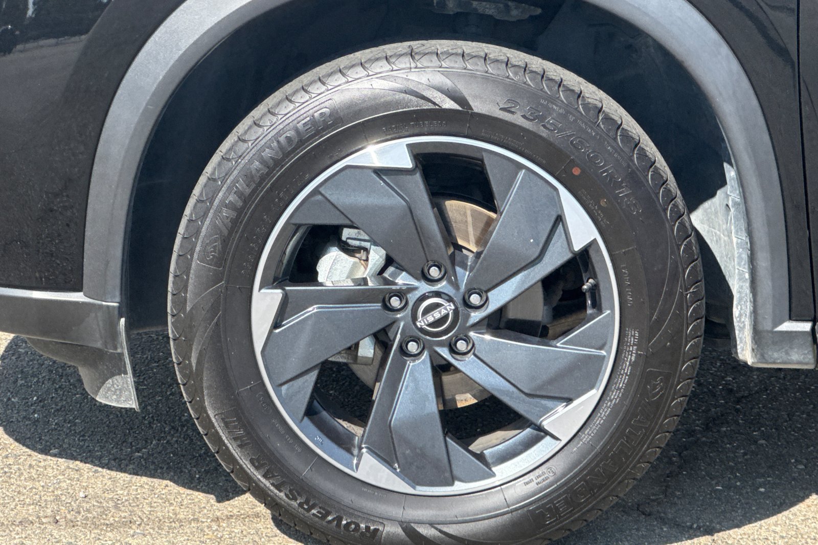 Certified 2025 Nissan Rogue SV AWD/4WD image 33