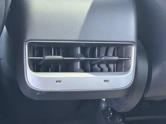 Used 2021 Tesla Model Y Long Range AWD/4WD image 22