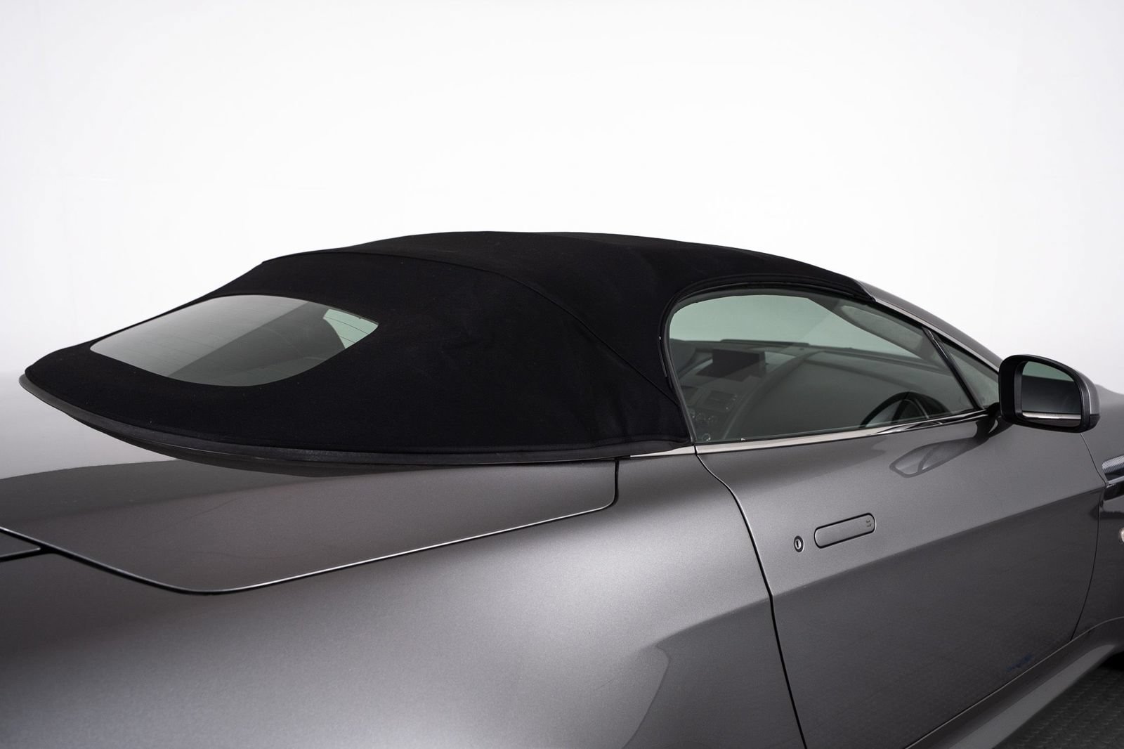Used 2012 Aston Martin V8 Vantage Roadster RWD image 48