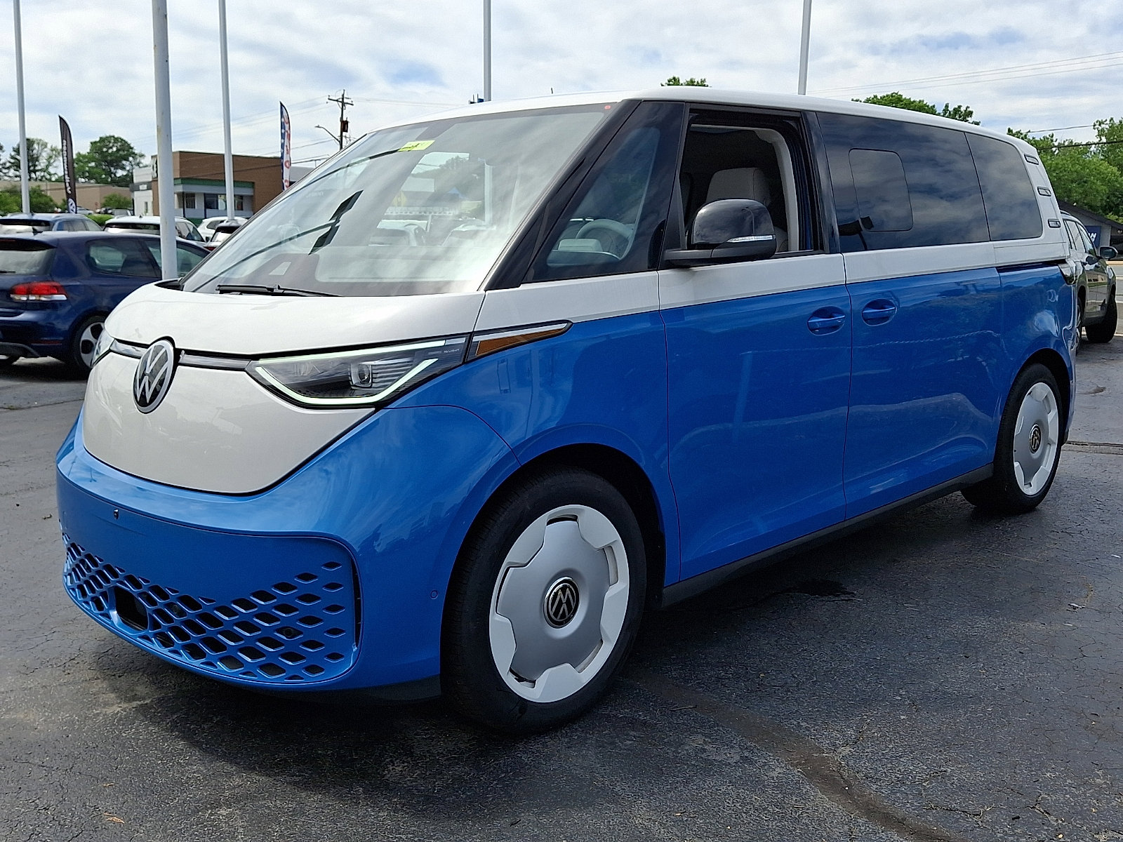 New 2025 Volkswagen ID. Buzz 1st Edition AWD/4WD image 2
