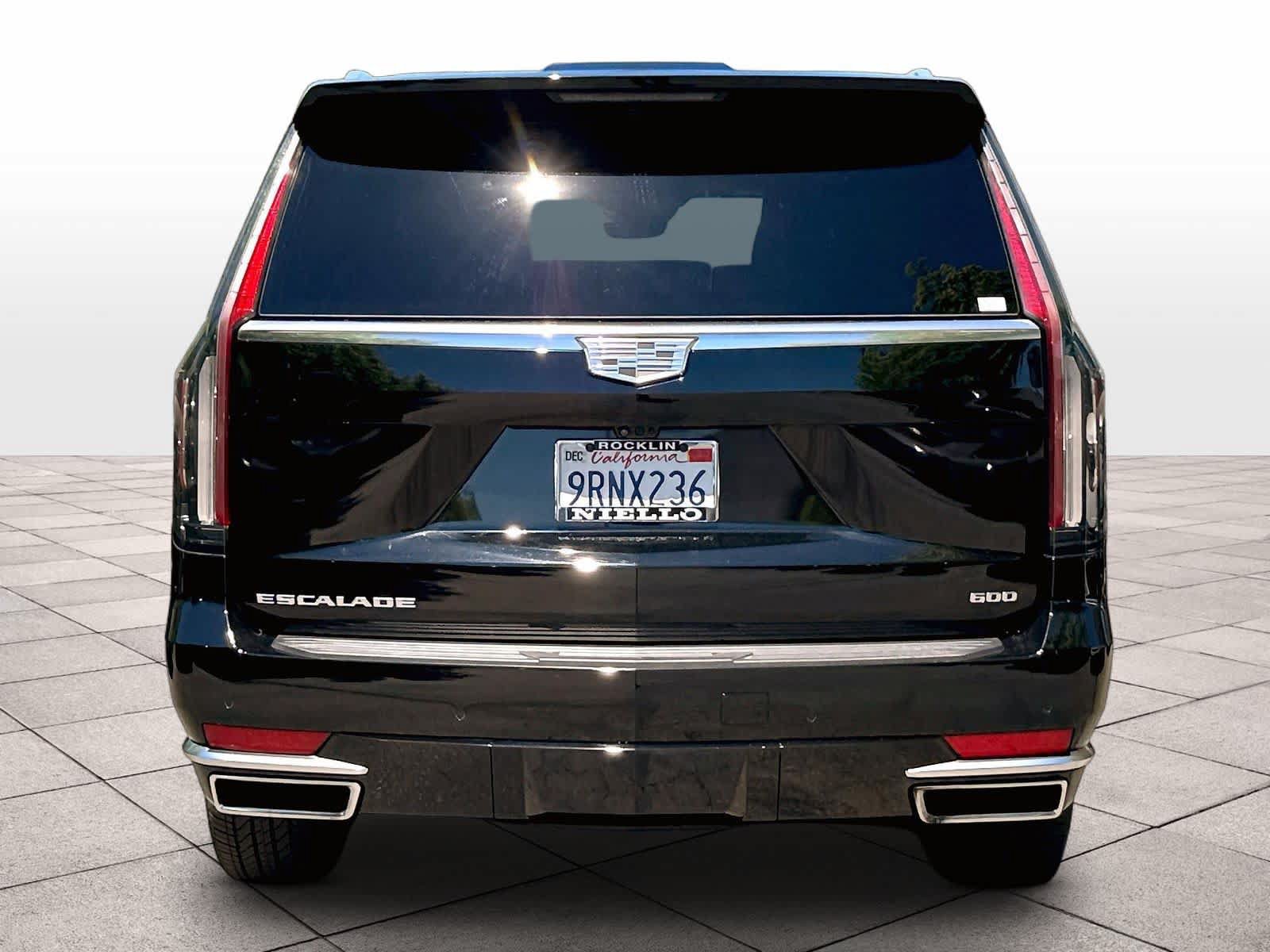 Used 2024 Cadillac Escalade Premium Luxury w/ LPO, Floor Liner Package AWD/4WD image 7