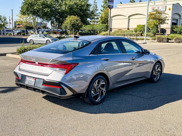Used 2025 Hyundai Elantra SEL FWD image 5