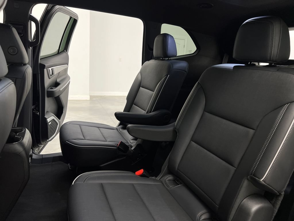 Used 2025 Buick Enclave Preferred AWD/4WD image 18