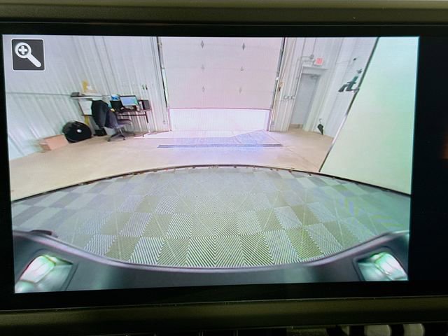 Used 2024 Jeep Gladiator Willys image 13