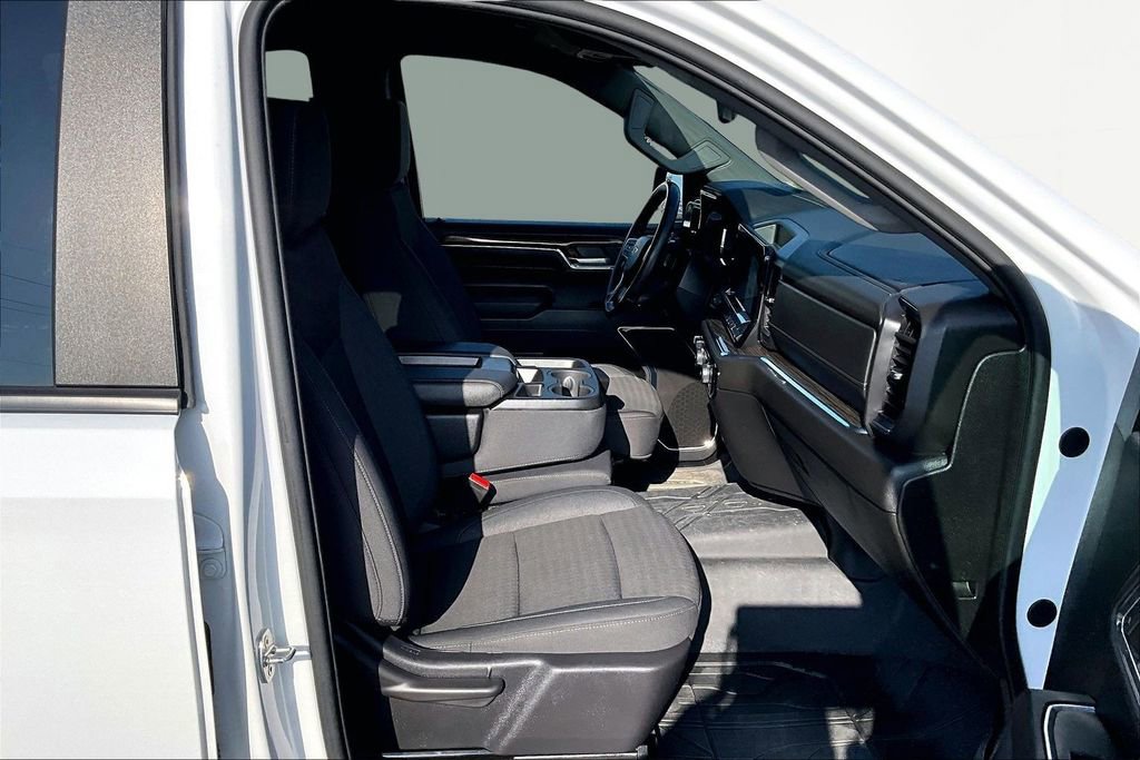 Used 2024 Chevrolet Silverado 1500 LT w/ Convenience Package II image 7