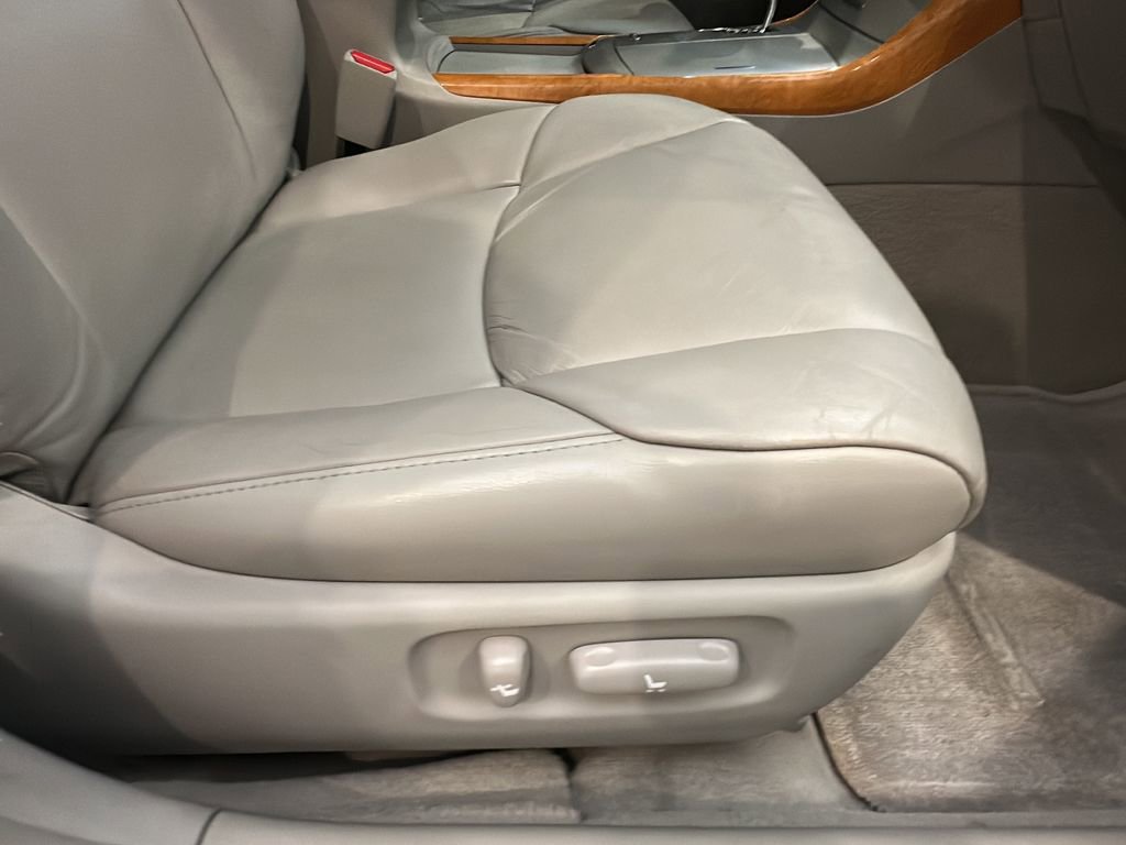 Used 2006 Toyota Avalon XLS image 16