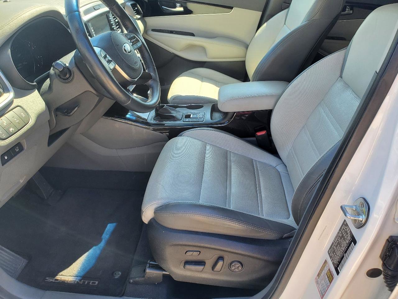 Used 2019 Kia Sorento SX w/ SX Touring Package image 19