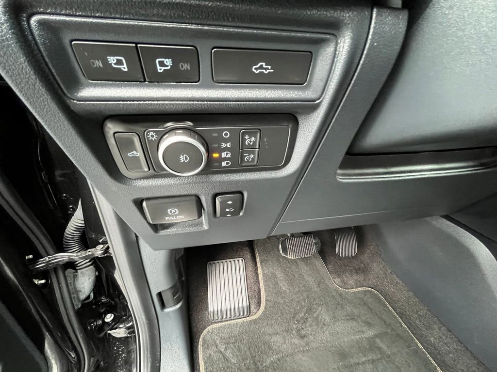 Certified 2022 Ford F150 Platinum w/ Equipment Group 701A High image 20