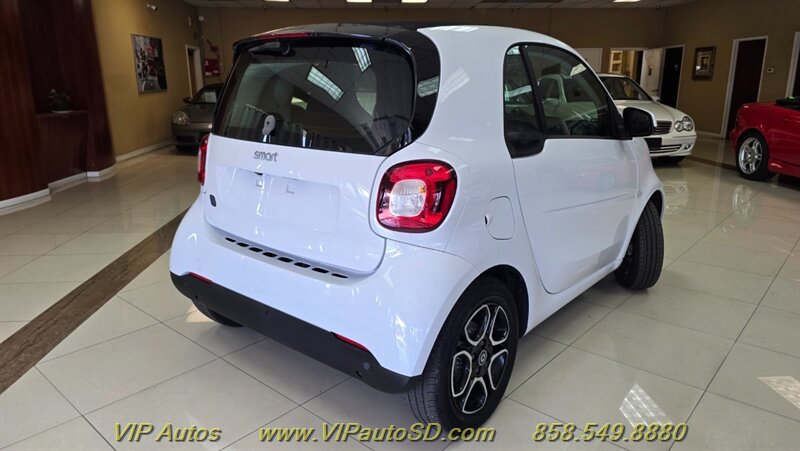 Used 2018 smart fortwo electric drive RWD image 5