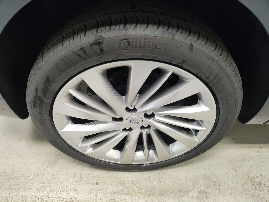 New 2026 Buick Envision Avenir image 3