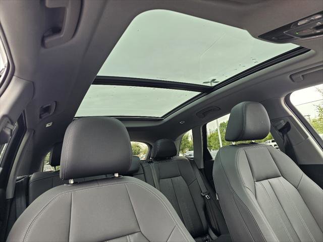 Certified 2025 Audi Q5 Premium w/ Convenience Package image 3