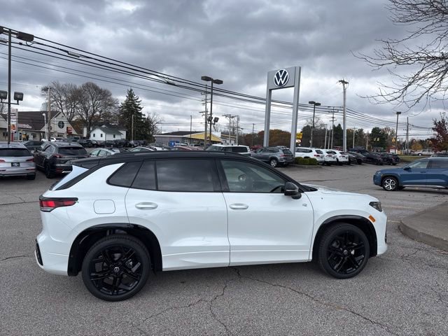 New 2026 Volkswagen Tiguan SE R-Line