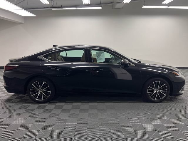 Certified 2024 Lexus ES 350 w/ Premium Package FWD image 4