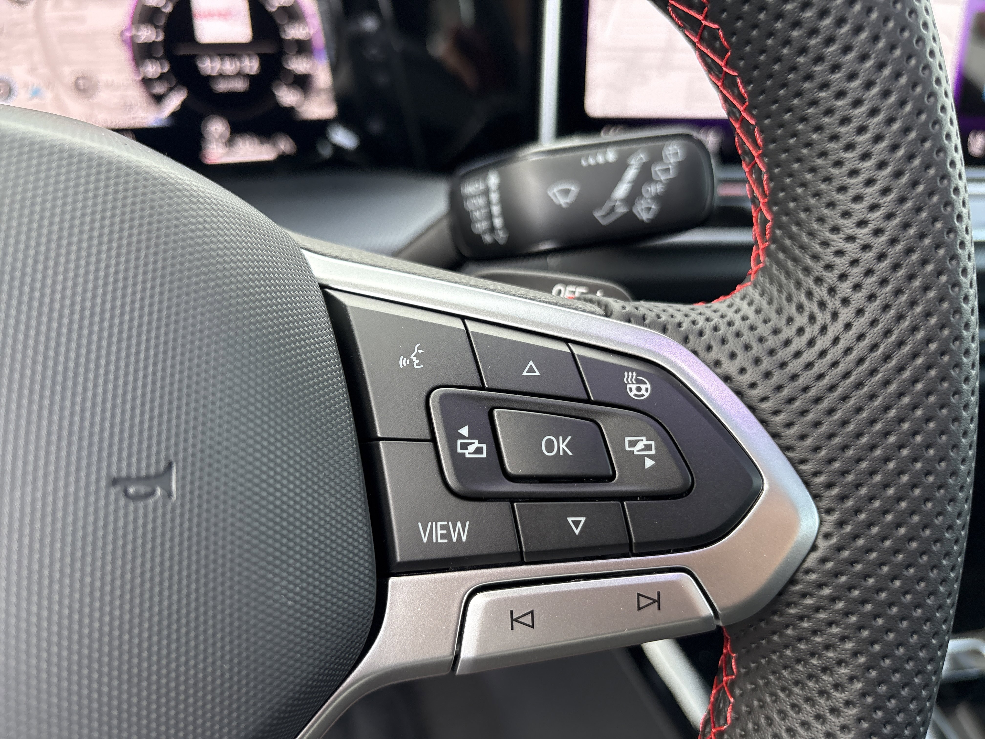 New 2026 Volkswagen GTI SE FWD image 16
