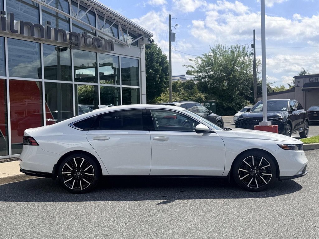 Used 2025 Honda Accord Touring image 6