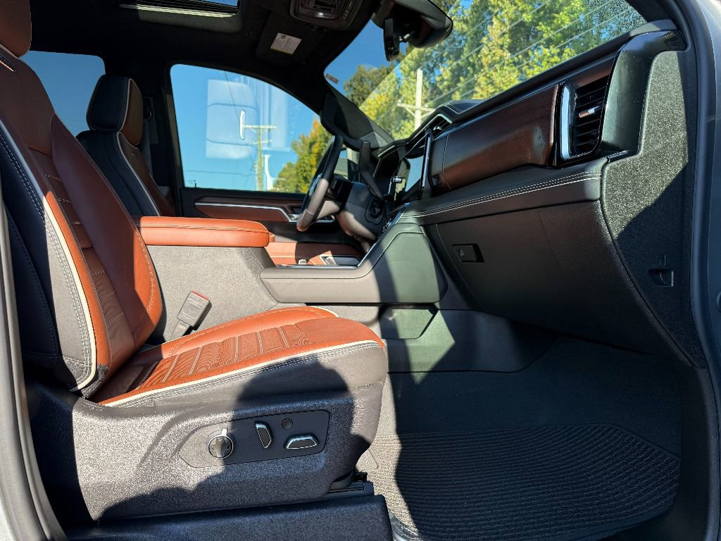 Used 2024 GMC Sierra 2500 Denali Ultimate image 32