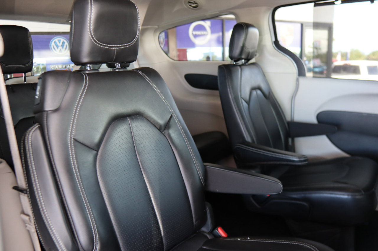 Used 2021 Chrysler Voyager Lxi image 31