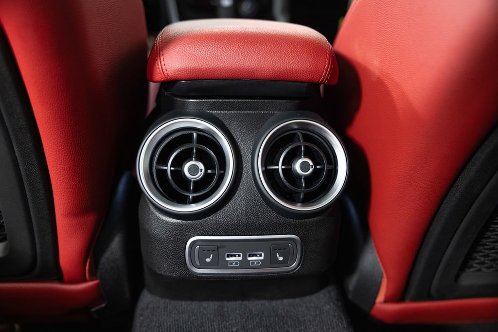 New 2026 Alfa Romeo Giulia AWD image 32