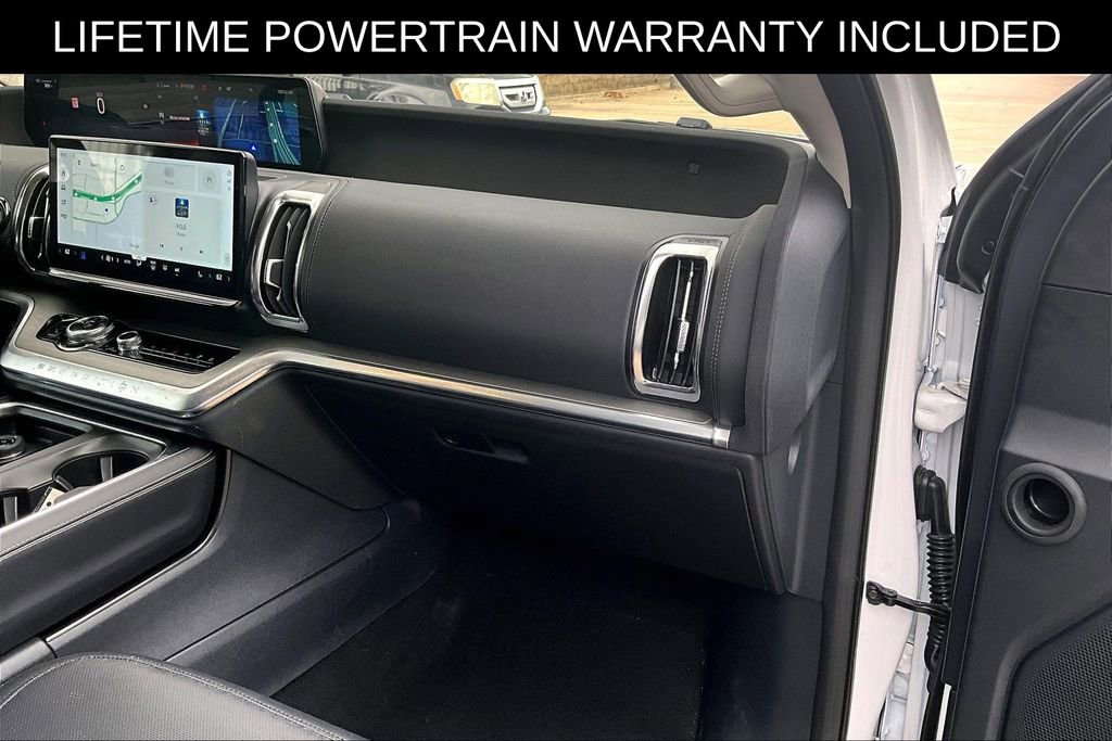 Used 2025 Ford Expedition Platinum image 17