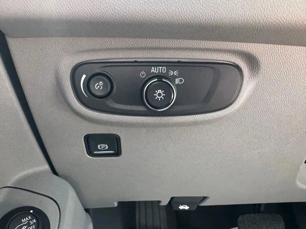 Used 2019 GMC Terrain SLE w/ Driver Convenience Package FWD image 21