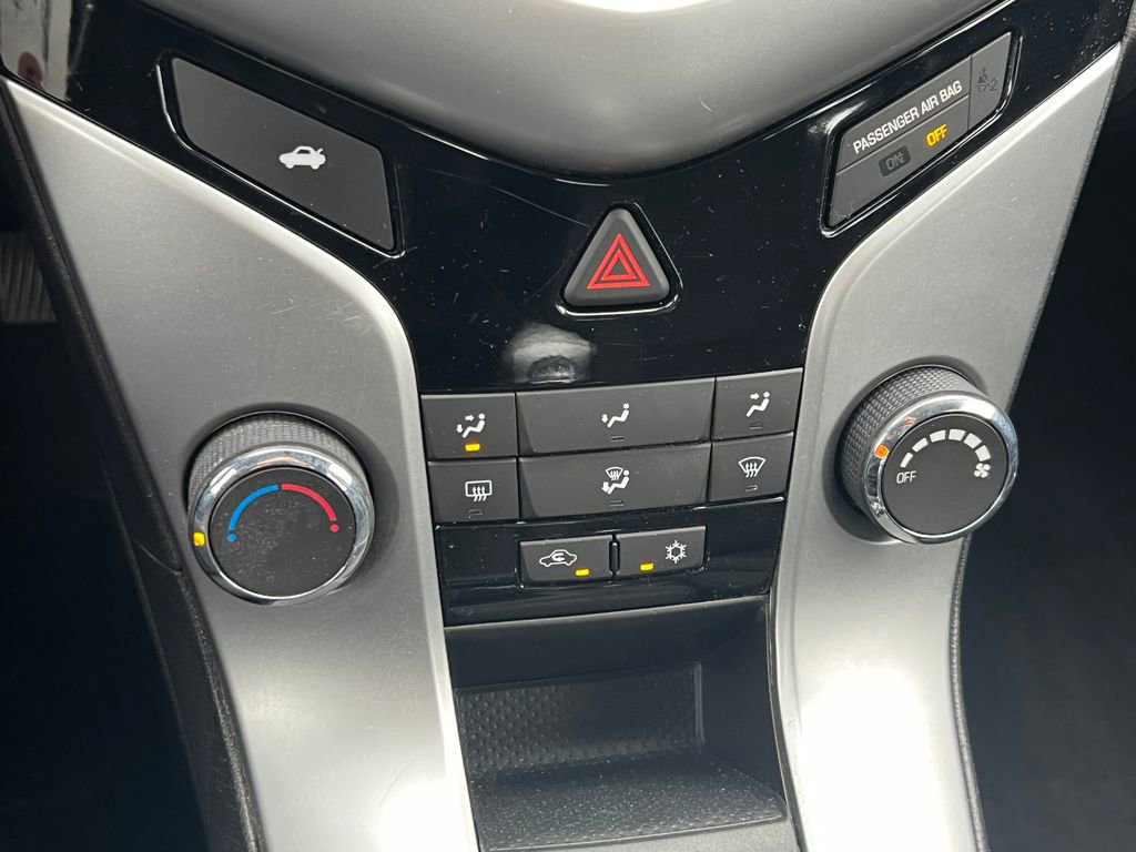 Used 2015 Chevrolet Cruze LT FWD image 23