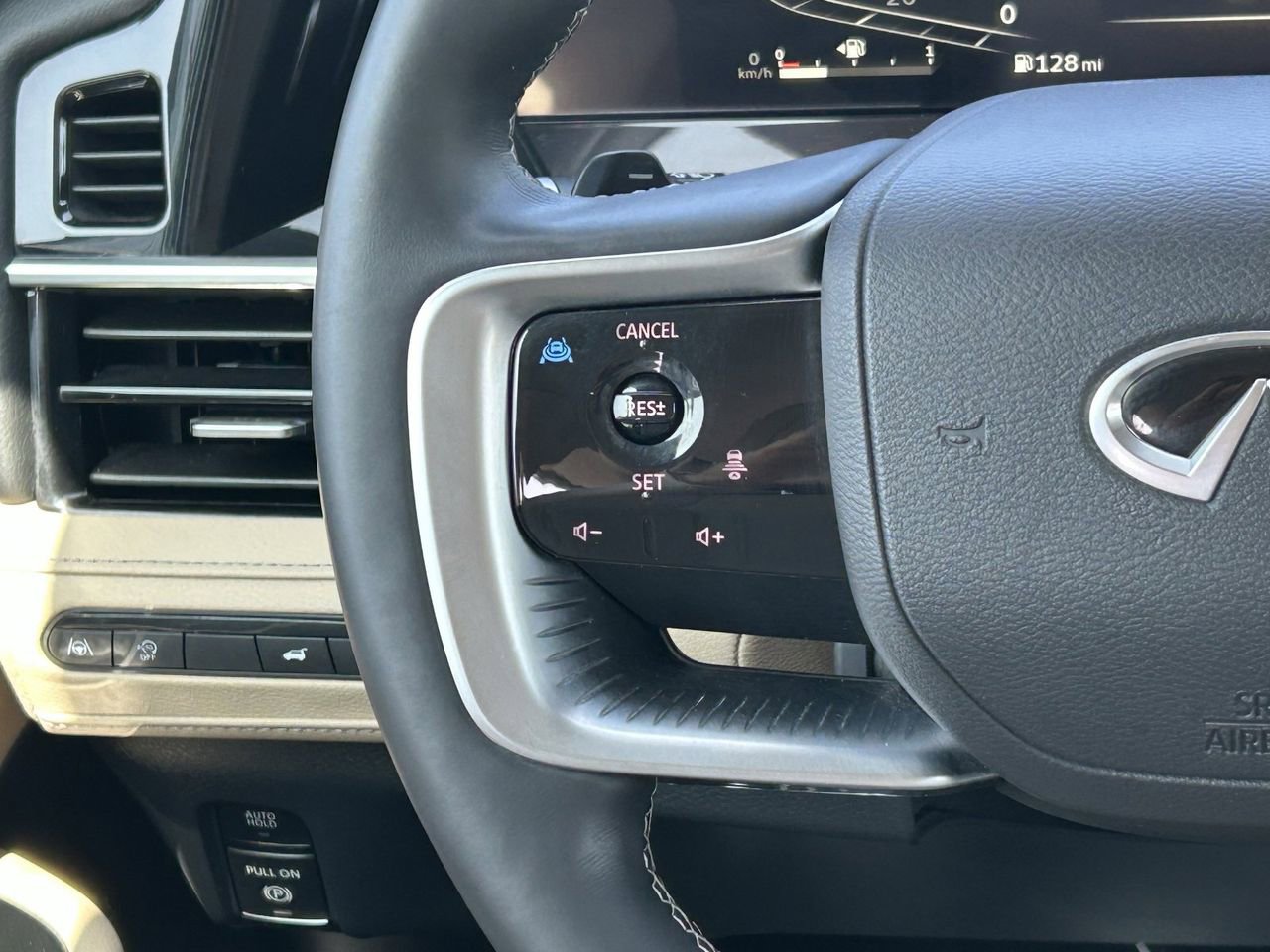 Certified 2025 INFINITI QX80 Pure w/ Cargo Package image 23