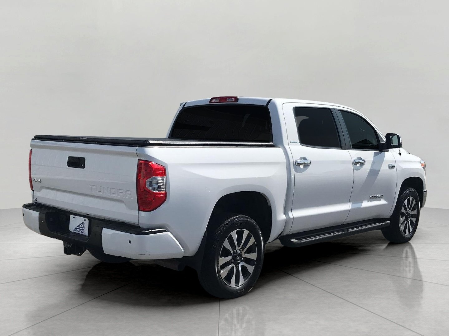 Used 2018 Toyota Tundra Limited w/ Limited Premium Package AWD/4WD image 20