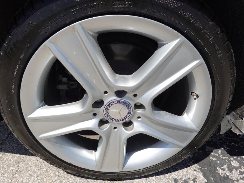 Used 2011 Mercedes-Benz C 300 Sedan image 9