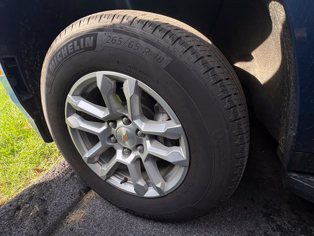 Used 2025 Chevrolet Suburban LT AWD/4WD image 7