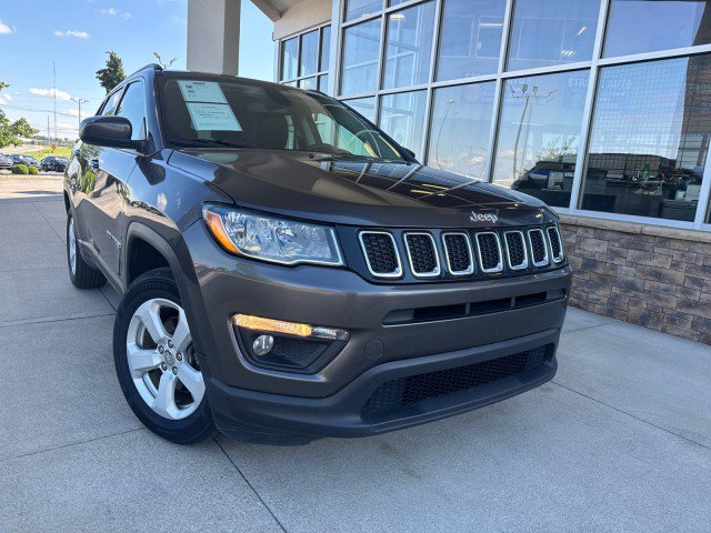 Used 2021 Jeep Compass Latitude w/ Sun and Sound Group AWD/4WD image 1