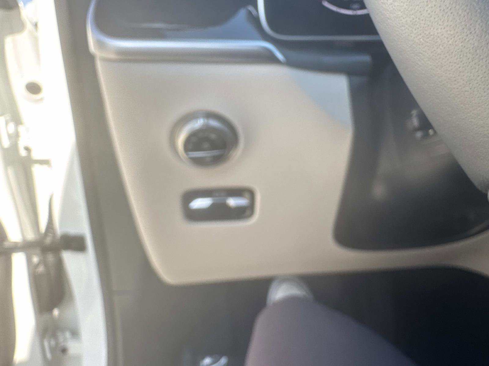 Certified 2025 Mercedes-Benz GLC 350e 4MATIC image 28