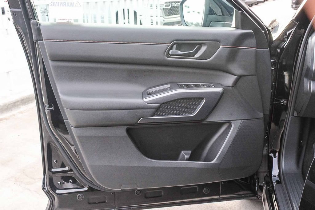 Used 2025 Nissan Pathfinder Rock Creek AWD/4WD image 26