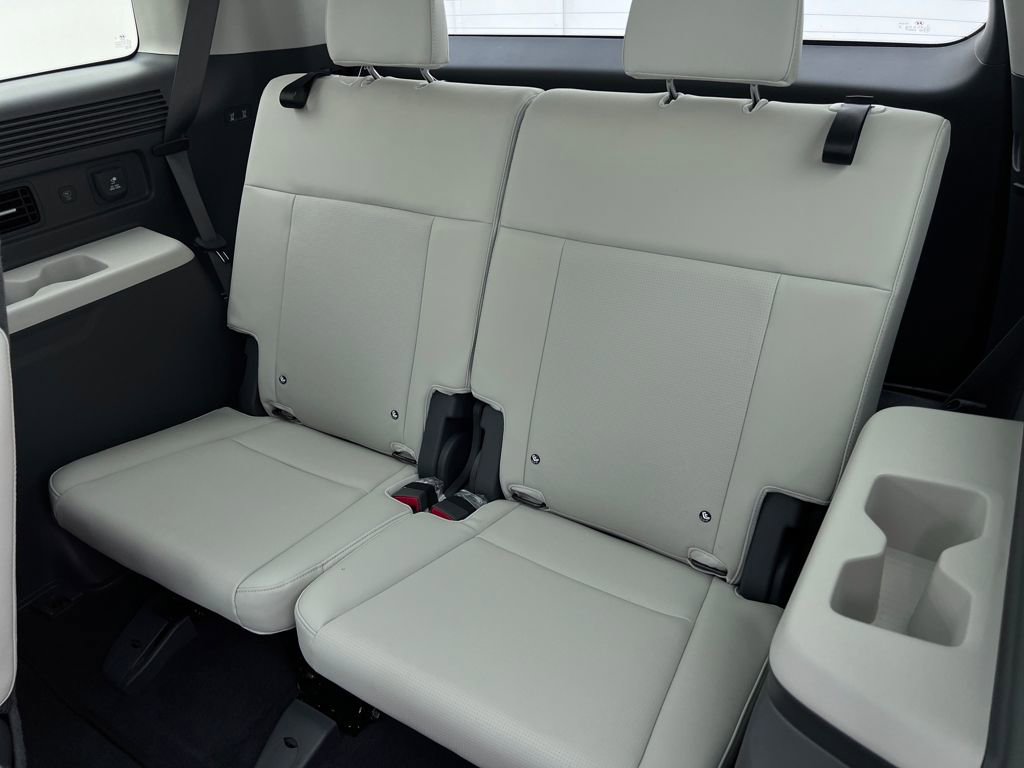 Used 2025 Hyundai Santa Fe Calligraphy image 18