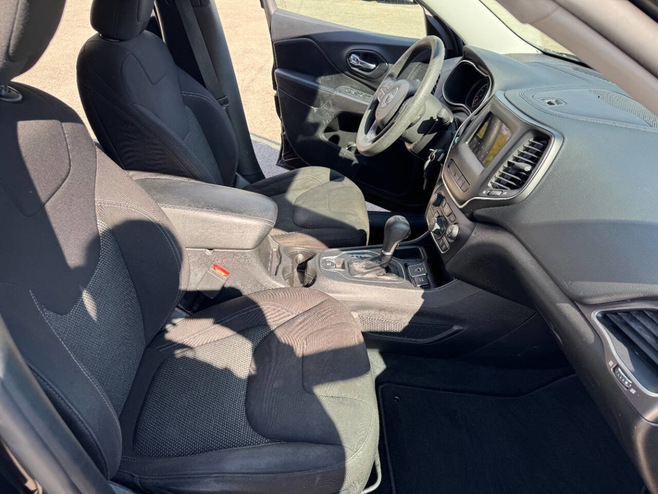 Used 2021 Jeep Cherokee Latitude image 29